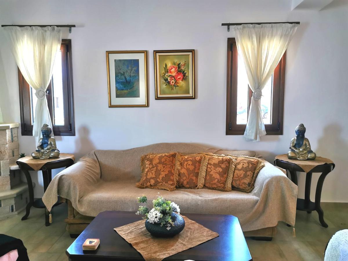 Athevillas Antonis Mína 外观 照片