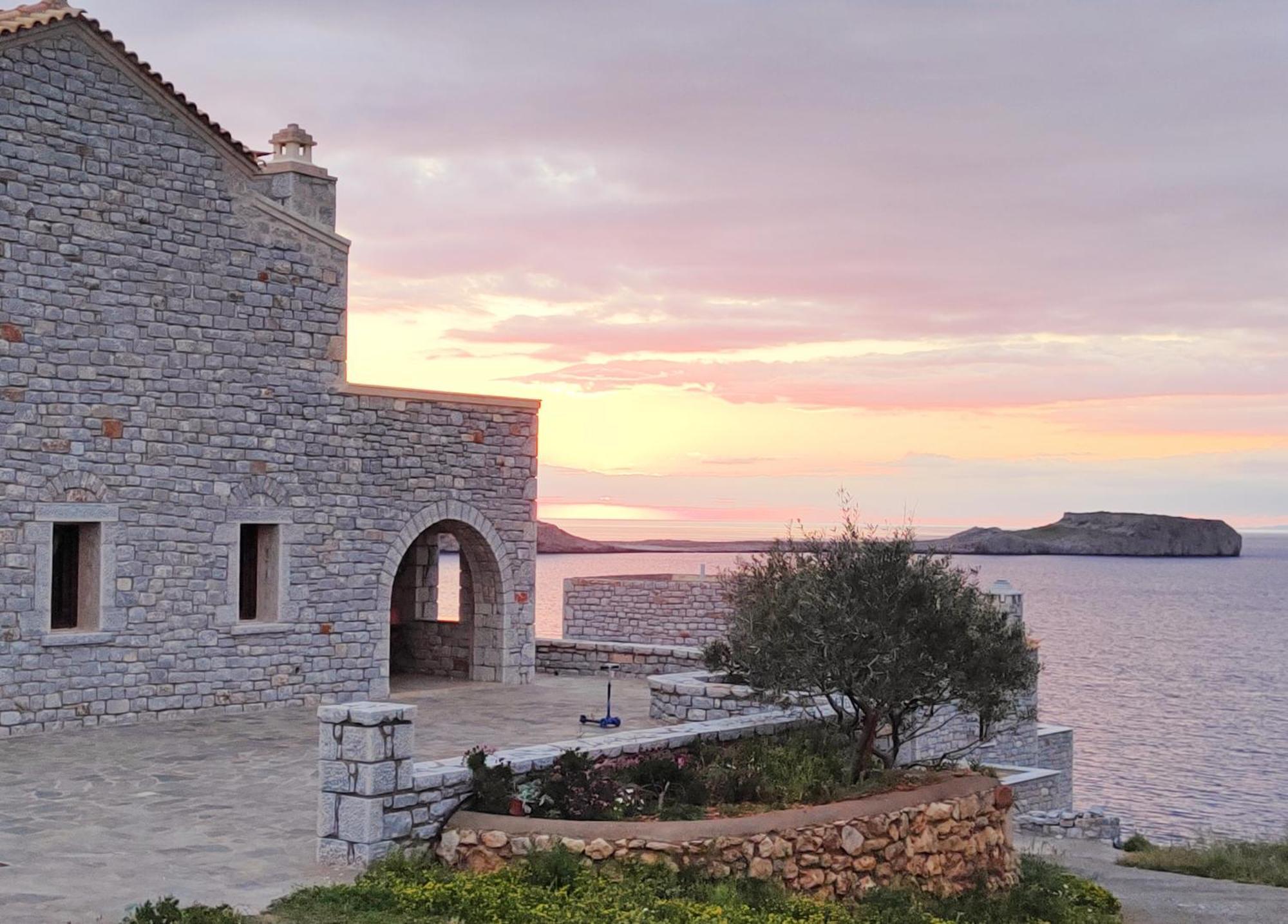 Athevillas Antonis Mína 外观 照片