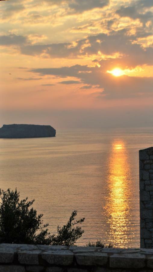 Athevillas Antonis Mína 外观 照片